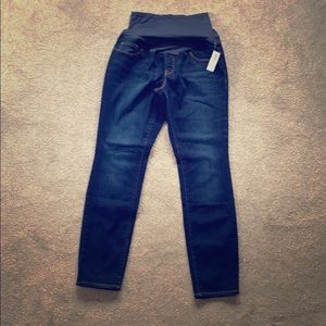 NWT Old Navy skinny maternity jeans size 8